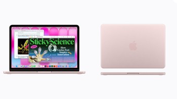MacBook Neo hadir dalam warna blush, nuansa pink lembut yang terlihat elegan tanpa terkesan berlebihan. Warna ini terasa segar dan kemungkinan besar akan menarik perhatian pengguna muda atau pelajar yang ingin laptop terlihat lebih personal. Foto: Apple