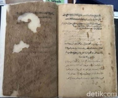 Makam Penambahan Dako di Kuningan dan kitab tafsir Jailani karya Syekh Dako
