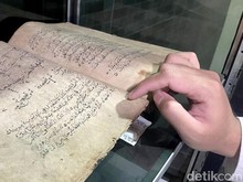 Melihat Al Quran Berusia 170 Tahun di Pondok Pesantren Tertua Mojokerto