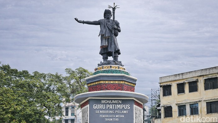 Monumen guru Patimpus Sembiring Pelawi (Olivia Andrea/detikSumut)