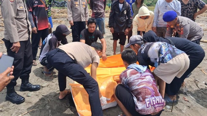 Nelayan yang hilang saat melaut di perairan Cianjur ditemukan meninggal.