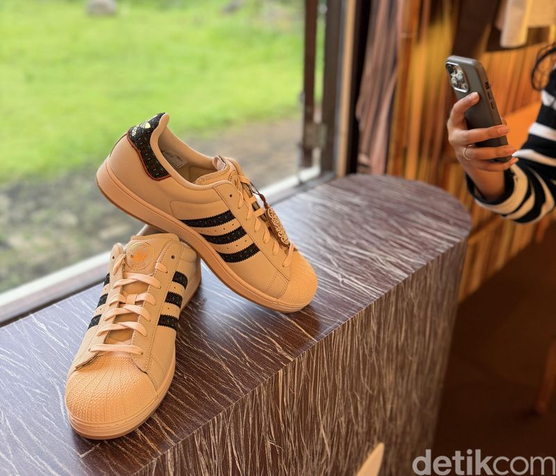 Peluncuran Adidas Superstar Papua Peluncuran Adidas Superstar Papua