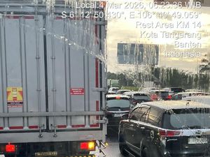 Ada Truk Gangguan, Lalin di Tol Tangerang Arah Jakarta Macet