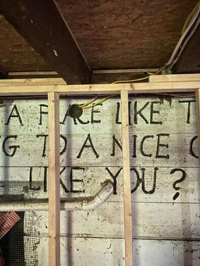 Potret 7 Penemuan Aneh di Rumah Bekas yang Bikin Merinding