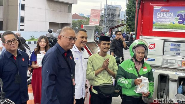 Pertamina Patra Niaga bersama Telkomsel merilis program kolaborasi yang ditujukan untuk pengemudi ojek online (ojol)