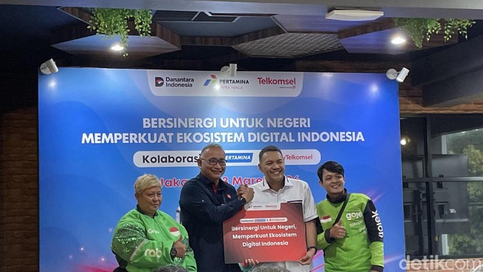 Pertamina Patra Niaga bersama Telkomsel merilis program kolaborasi yang ditujukan untuk pengemudi ojek online (ojol)