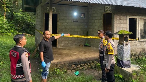 Polisi olah TKP kasus gantung diri di Desa Tenganan, Kecamatan Manggis, Karangasem, Rabu (4/3/2026) (foto: Dok. Polsek Manggis)