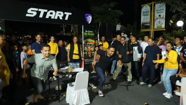 Polri mengapresiasi balap lari yang diinisiasi Polda Riau sebagai ajang kreativitas untuk mereduksi kegiatan negatif selama Ramadan. Kadiv Humas Polri Irjen Johnny Isir ikut menyaksikan balap lari 'Go Green Go Sprint' di Pekanbaru, Riau, Selasa (3/3/2026).