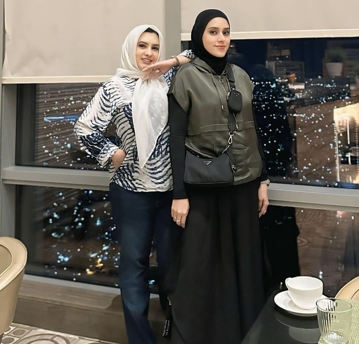 Potret Fairuz A Rafiq Makan Seafood di Bali hingga Rayakan Ultah Sang Kakak