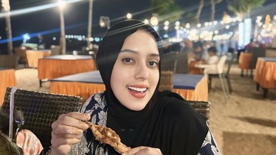 Potret Fairuz A Rafiq Makan Seafood di Bali hingga Rayakan Ultah Sang Kakak