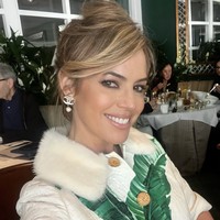 Model Playboy era 90-an, Sandra Taylor, mengaku menyesal pernah membahas hubungan singkatnya dengan Presiden AS Donald Trump. Bukan karena kisahnya, melainkan dampak negatif yang ia terima setelah cerita itu kembali mencuat. Foto: dok. Instagram @sandrataylor1