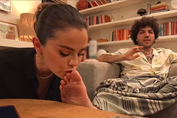 Selena Gomez Cium Kaki Benny Blanco