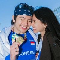 Penampilan keduanya yang kerap pamer kebucinan pun kembali jadi sorotan dan bikin banyak netizen ikut baper dan gemas. Foto: Instagram/@sheninacinnamon