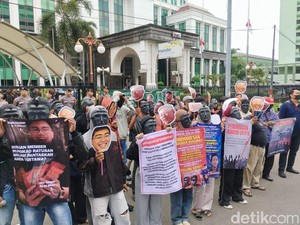 Aksi Korban Timothy Ronald ke OJK: Minta Tindak Tegas Influencer Kripto
