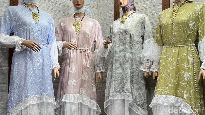 Gamis Bini Orang yang laris manis diburu jelang Lebaran 2026 di Pasar Tanah Abang dan Pasar Beringharjo.