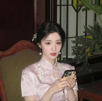 Sering dibandingkan dengan bintang senior Dilraba Dilmurat karena struktur wajah yang tegas, Wang Churan sering disebut sebagai aktris yang mendominasi dalam setiap frame. Baik di karpet merah atau dalam drama periode, dia menarik dengan mudah perhatian semua mata.Foto: Weibo