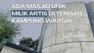 Video: Ada Masjid Unik Milik Artis di Tengah Kampung Warga!