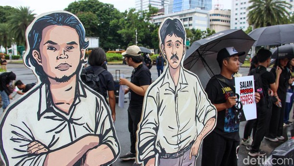 Aksi Kamisan ke-900 di Depan Istana Merdeka, Massa Desak Penuntasan Pelanggaran HAM