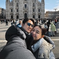 Sebagai pasangan yang belum lama menikah, Kenny dan Amanda terlihat makin mesra dan nempel. Kebahagiaan pun jelas terlihat di wajah keduanya. Foto: Instagram/@amandamanopo