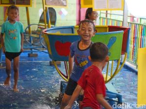 Pameran Sesudah Hujan Ungkap Masa Lalu Sememi Kidul yang Kerap Banjir