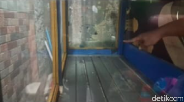 Bayi perempuan ditemukan dalam gerobak di Pasar Minggu, Jaksel. Warga sempat melihat sosok pria dewasa menenteng tas besar lewat depan rumahnya. (dok Istimewa)