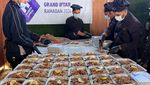 Potret Buka Puasa Warga Gaza di Tengah Reruntuhan, Tetap Khidmat!