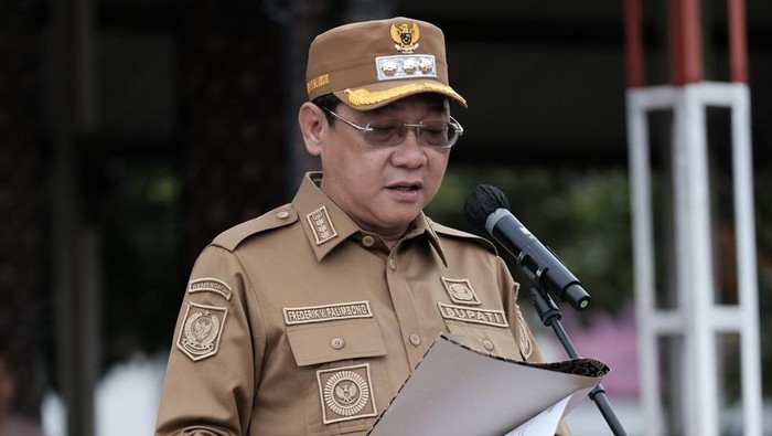 Bupati Toraja Utara, Frederik Victor Palimbong (Andrew).
