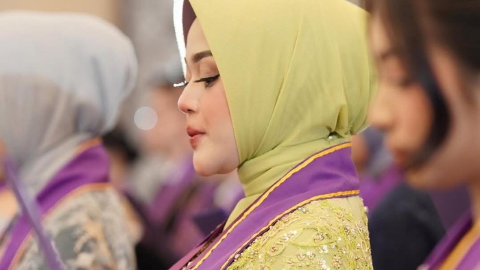 Momen Cecillia Gina Putri Limbad Diambil Sumpah Jadi Dokter Gigi