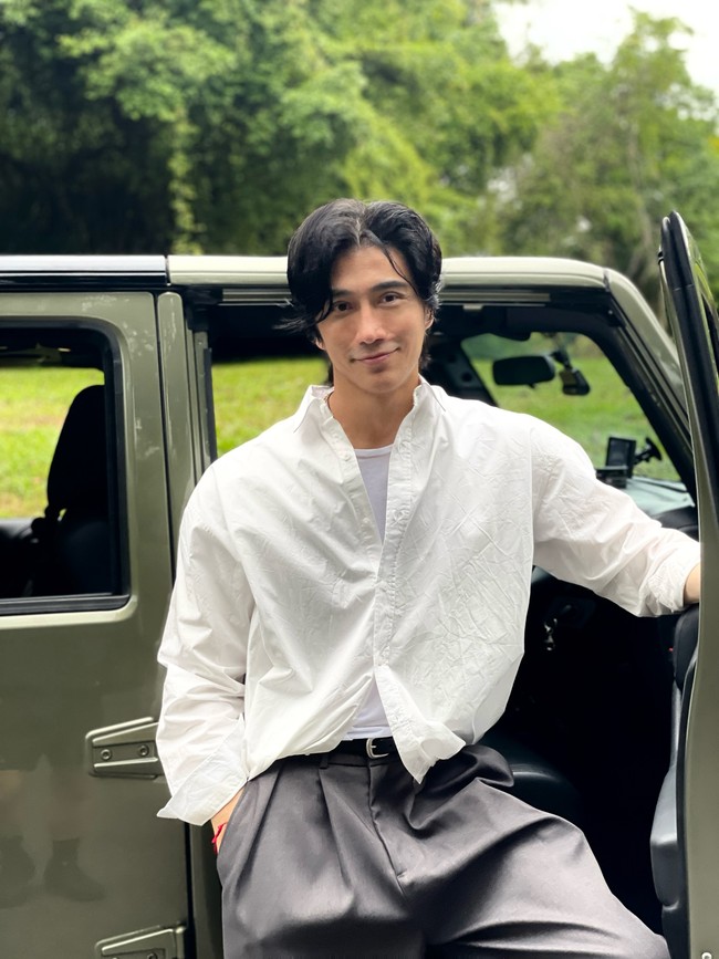 Bukan hanya tampan dan kekar, Chuando tidak terlihat seperti kebanyakan orang seusianya. Tanpa angka, pasti tidak ada yang menyangka bahwa ia sudah memasuki kepala 6. Foto: Instagram @chuando_chuandoandfrey