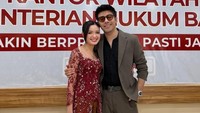 Claudia Andhara mendapat banyak komentar setelah unggahan jadi notaris. Selamat sayang. Begitu bangga padamu, komen Memes Prameswari. Keren, selamat sayang, komen Voke Victoria. (Foto: dok Instagram claudiaudie)