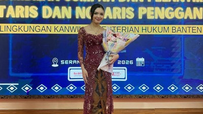 Claudia Andhara Dilantik Jadi Notaris Jelang Nikah