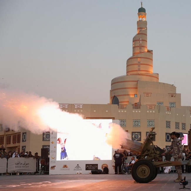 Dentuman Meriam Jadi Tanda Berbuka Puasa di Doha