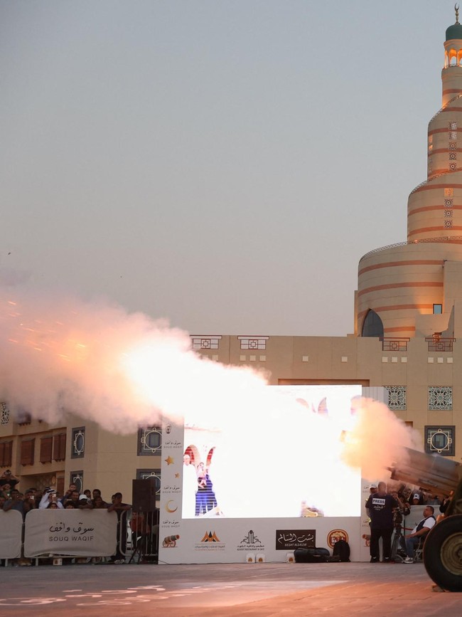 Dentuman Meriam Jadi Tanda Berbuka Puasa di Doha