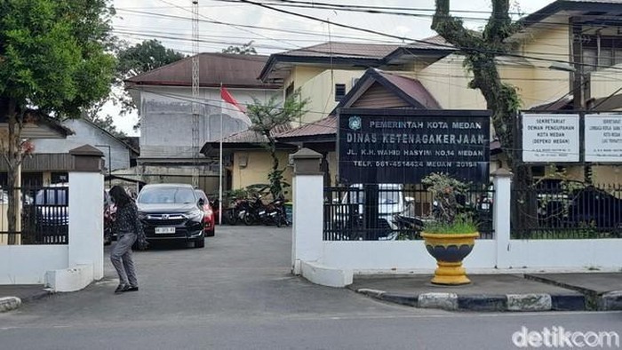 Kantor Dinas Ketenagakerjaan Kota Medan.