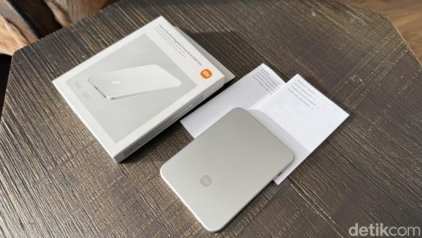 Unboxing Gadget Mungil Terbaru Xiaomi, Ada Power Bank Magnet Super Tipis