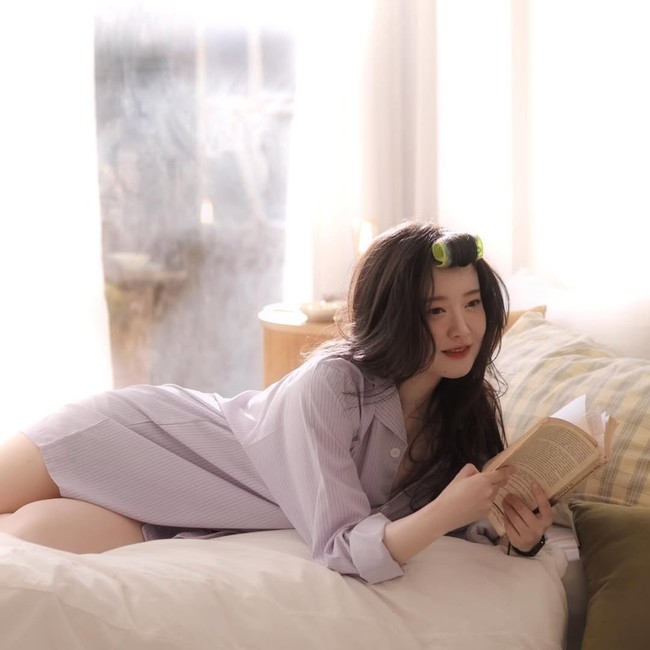 Menyusul kontroversi harga roll rambutnya yang dianggap kelewat mahal, Goo Hye Sun menekankan bahwa KOOROLL adalah produk ramah lingkungan yang mengurangi penggunaan plastik hingga lebih dari 80% Bahkan dapat dibuka dan dibersihkan, juga cenderung tahan lama. Foto: dok. Instagram @kookoo900