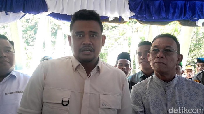 Gubsu Bobby Targetkan Jalan Paluta-Tapsel Via Sipiongot Rampung 2028