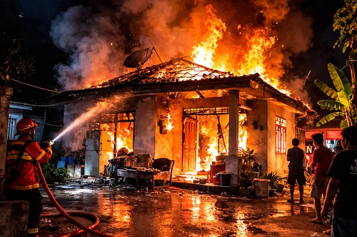 Ilustrasi kebakaran rumah. (Chat GPT)