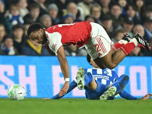 Jurrien Timber Bek Rasa Striker