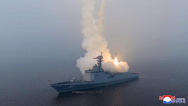 This picture taken on March 4, 2026 and released by North Korea's official Korean Central News Agency (KCNA) on March 5, 2026 shows a sea-to-surface strategic cruise missile test launch conducted on the destroyer Choe Hyon at an undisclosed location in North Korea. (Photo by KCNA VIA KNS / AFP) / South Korea OUT / ---EDITORS NOTE--- RESTRICTED TO EDITORIAL USE - MANDATORY CREDIT 