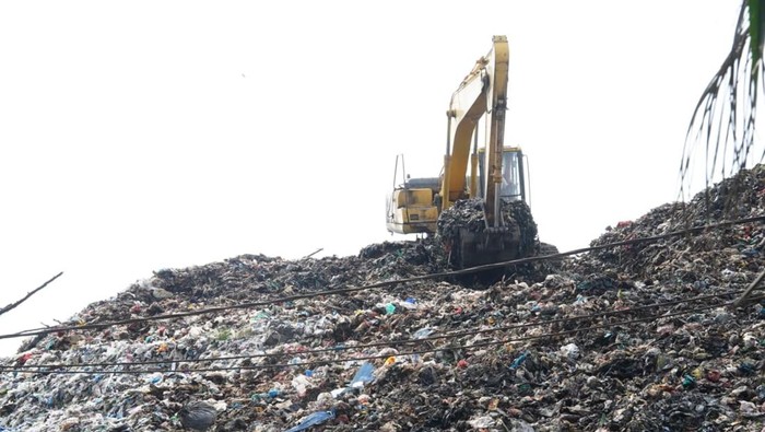 Darurat Sampah di Pekanbaru: Ancaman Bencana Ekologis Menyapu Riau