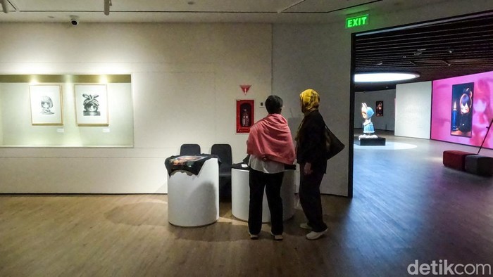 Pameran tunggal bertajuk STILL: Silent/World karya seniman AC Andre Tanama digelar di Bentara Budaya Art Gallery, Jakarta, Kamis (5/3/2026). Pameran ini menghadirkan ruang reflektif bagi pengunjung melalui karya-karya yang menekankan suasana hening dan meditatif.