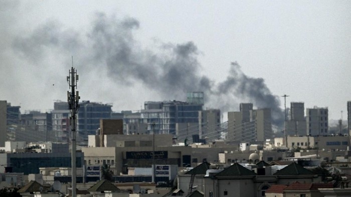 Rentetan Ledakan Menggema di Langit Ibu Kota Qatar, Asap Mengepul: Apa yang Sebenarnya Terjadi?