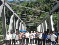 Gubsu Bobby Resmikan Jembatan Aek Sipange di Tapsel: Membangun ke Dalam