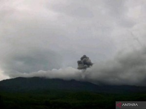 Gunung Lewotobi Laki-laki Kembali Erupsi, Semburkan Abu Vulkanik 1,2 Km