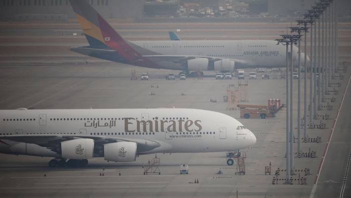 An Emirates Airbus A380 aircraft that has remained parked at the airport after the flight was cancelled, amid the U.S.-Israel conflict with Iran, at Incheon International Airport in Incheon, South Korea, March 5, 2026.   REUTERS/Kim Hong-Ji