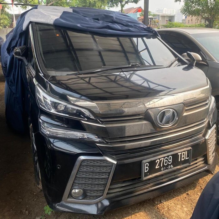 Lelang Toyota Vellfire