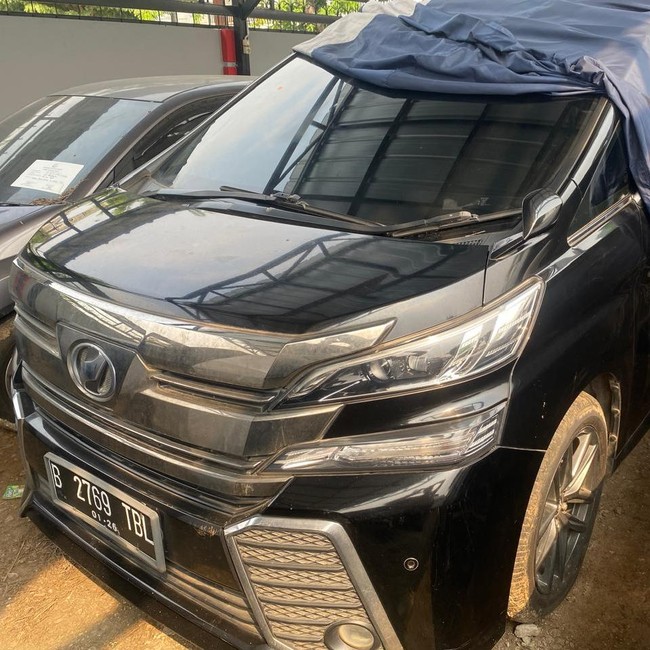 Tampang Toyota Vellfire yang Dilelang Mulai Rp 100 Jutaan