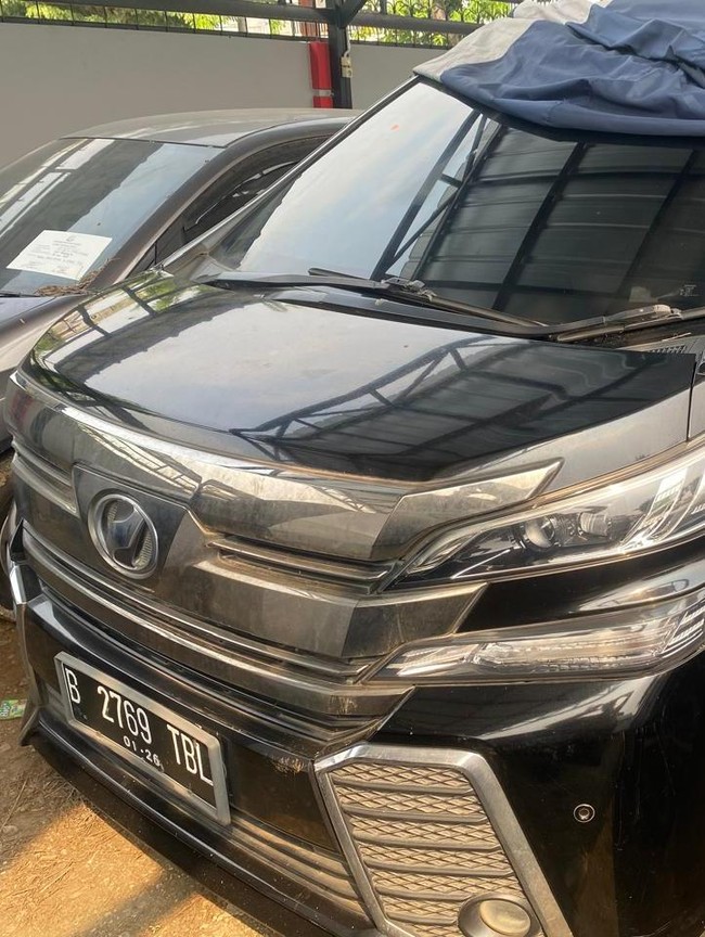 Tampang Toyota Vellfire yang Dilelang Mulai Rp 100 Jutaan