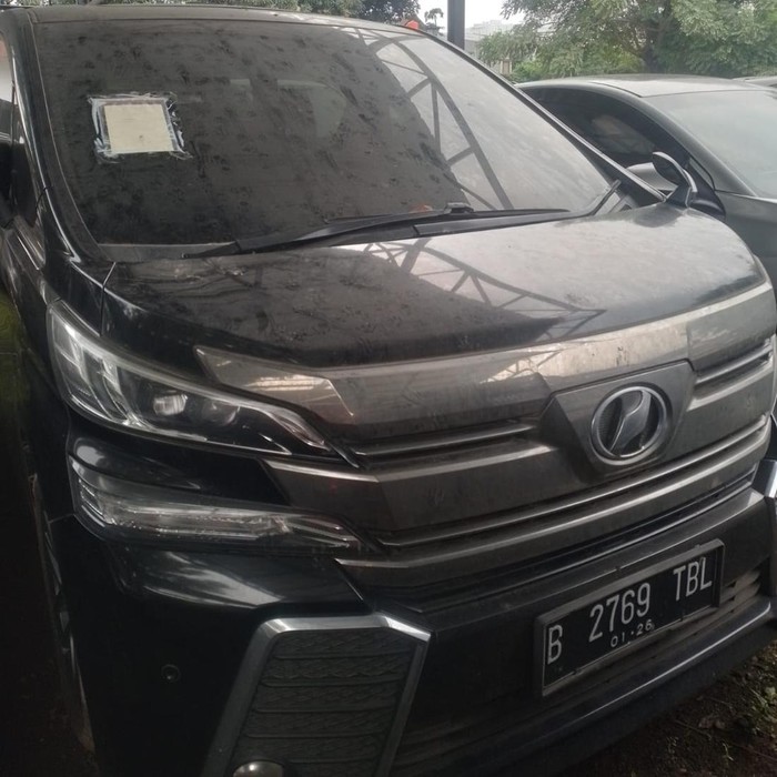 Lelang Toyota Vellfire